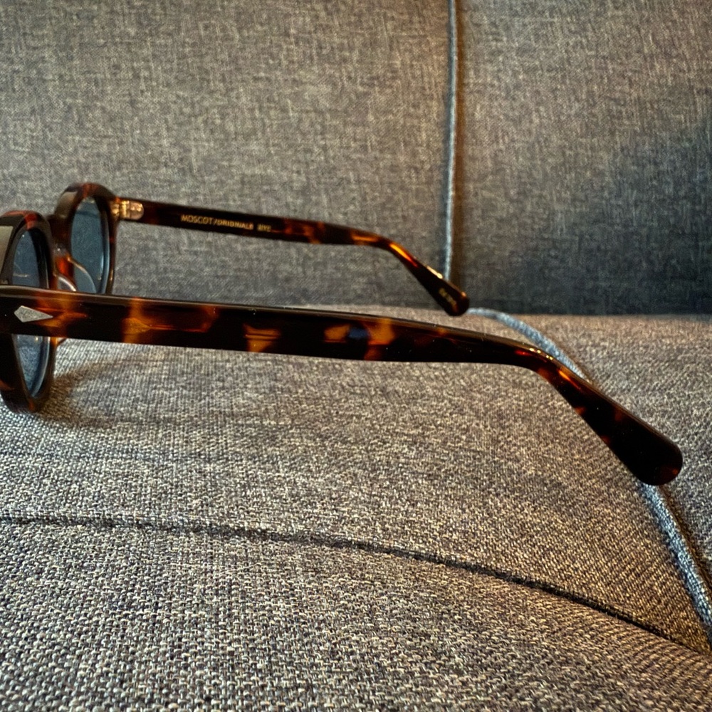 Men's Tortoise Shell Sunglasses - Picture 5 of 5